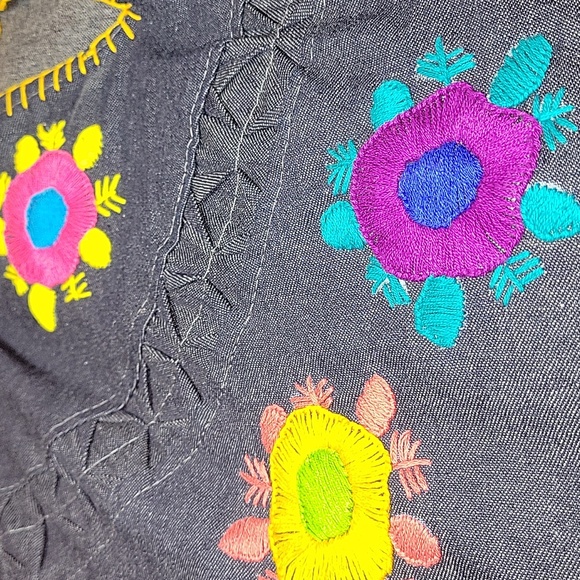 Colorful Embroidered Ladies Top - Picture 2 of 4